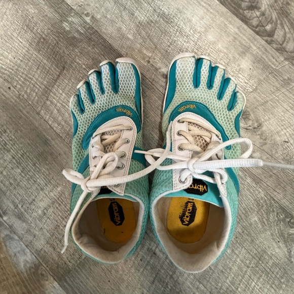 Vibram five finger size 38 - Picture 3 of 3